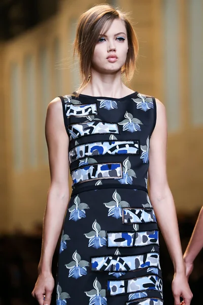 Look 9